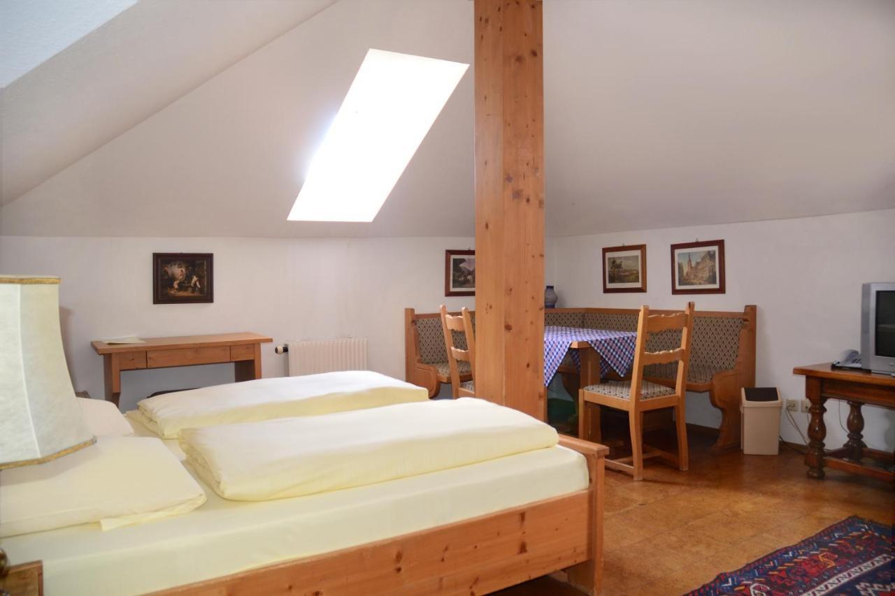 Hotel Das Schloessl Бад-Тельц Номер фото