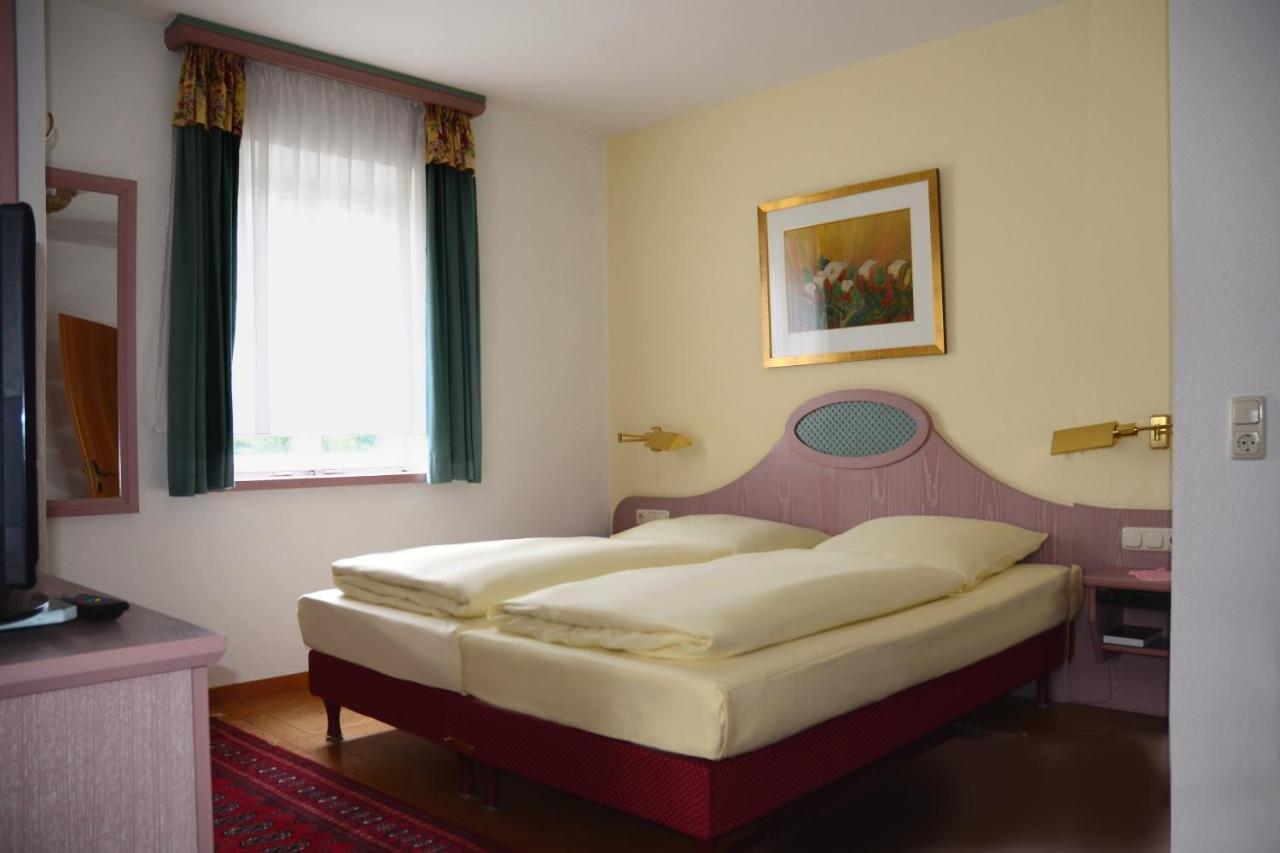 Hotel Das Schloessl Бад-Тельц Номер фото