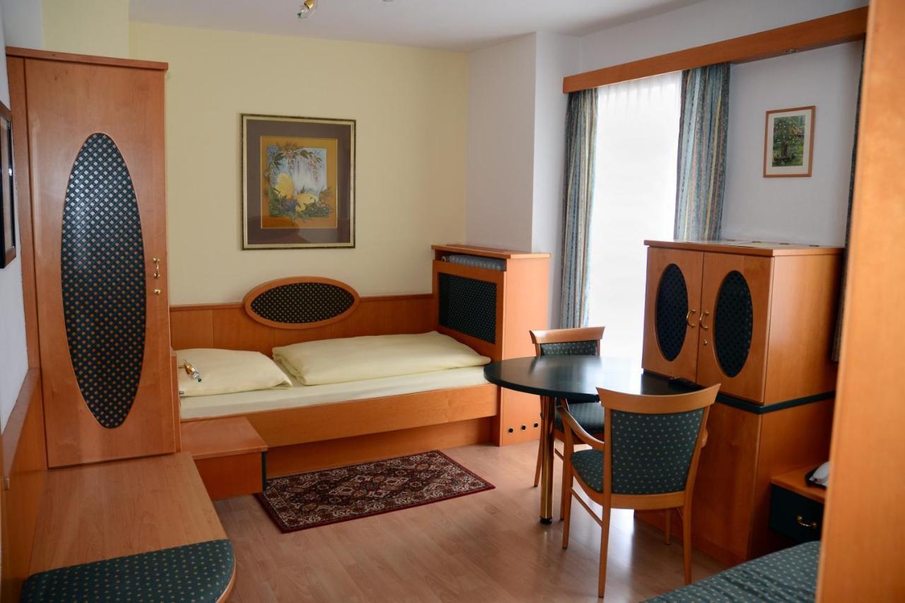 Hotel Das Schloessl Бад-Тельц Номер фото