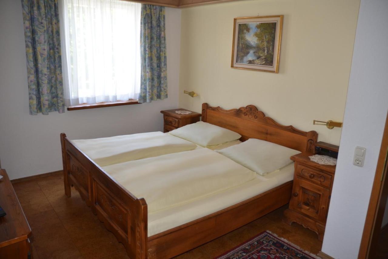 Hotel Das Schloessl Бад-Тельц Номер фото