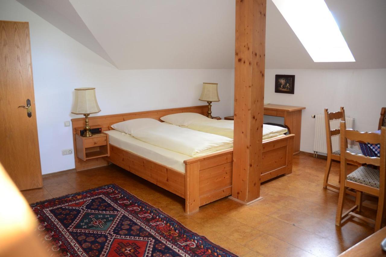 Hotel Das Schloessl Бад-Тельц Номер фото